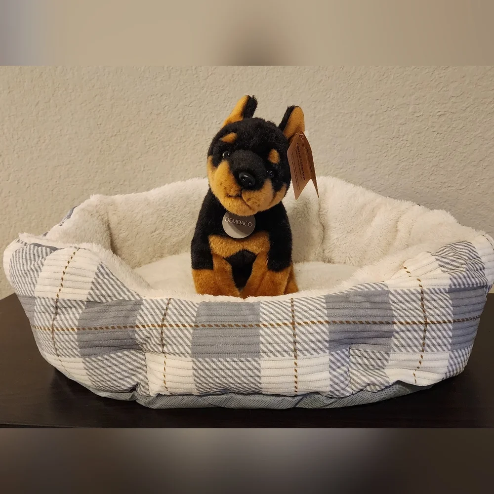 Cozy Plaid Pet Bed